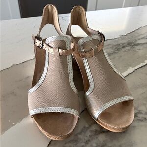 Naot Fiona Wedge Heel Sandals Beige Lizard/ Silver Leather Size 38 / US 7.5